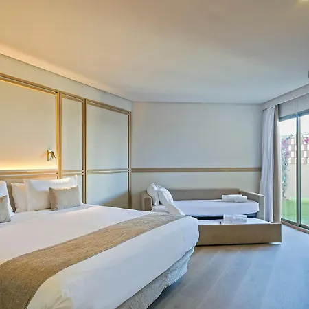 Cullera Holiday فندق