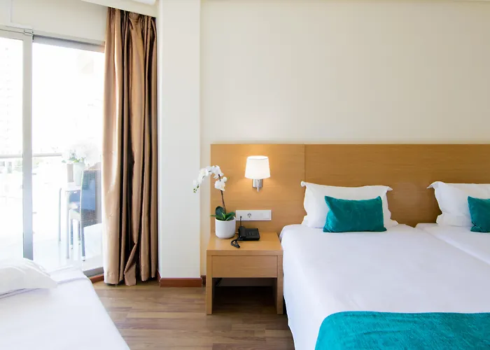 Hotel Cullera Holiday 4*